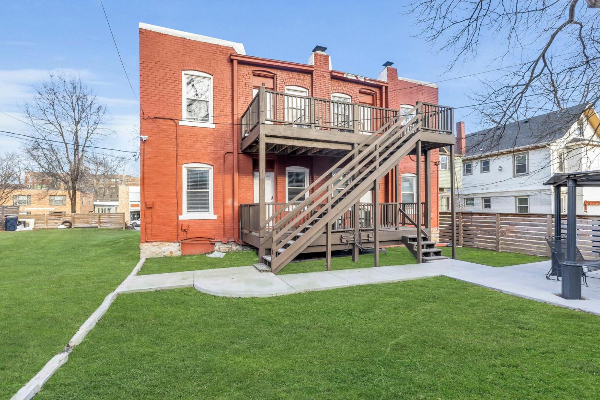 Sweet And Saucy Kansas Apartment